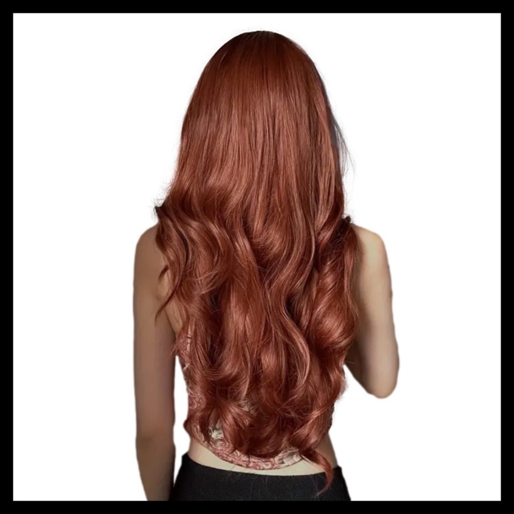 LUXURIOUS HAIR 26” Inches Synthetic Wig Color: Cinnamon - Picture 5 of 8